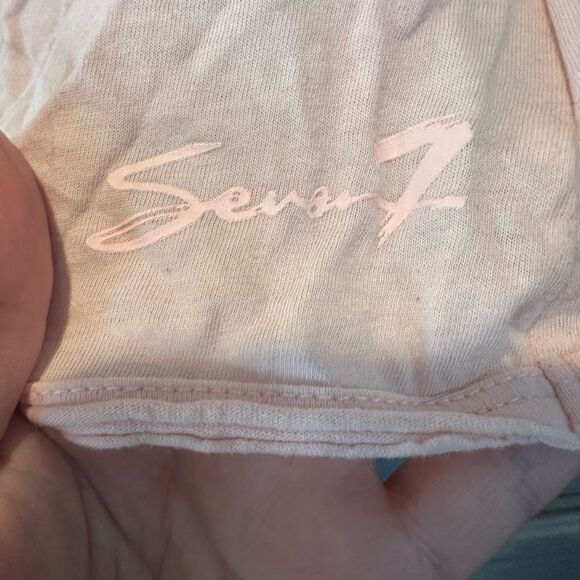 Seven7 Luxe Sequin Heart V-Neck T-Shirt Size 2X - Picture 4 of 5